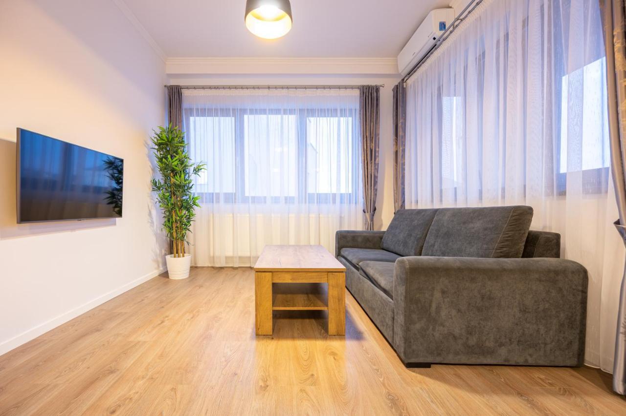 Tei Apartments Oradea Exteriör bild